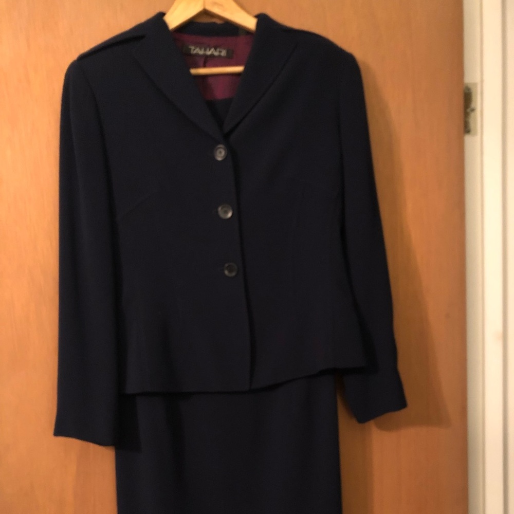 Tahari two piece suit